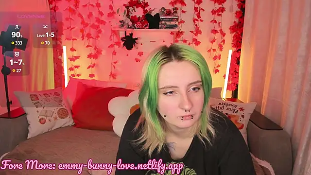 EmmyBunny online show from 28, 9, 2025