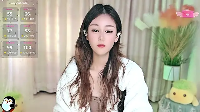 Aimee-520 online show from 24, 10, 2025