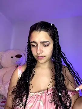 Alicia Ruiz online show from 6, 11, 2025