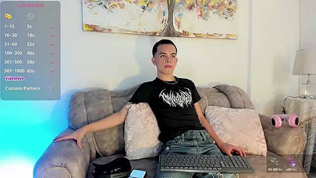 Snapshot of Blum_icee chatting on 6, 12, 2024 Blum icee online show from 6, 12, 2024