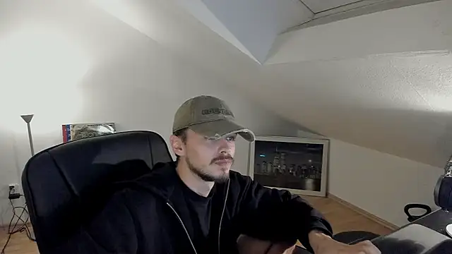 naked psy online show from 24, 10, 2025