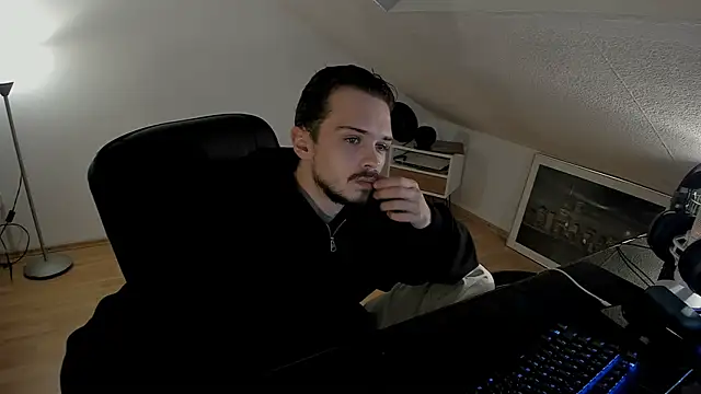 naked psy online show from 24, 10, 2025