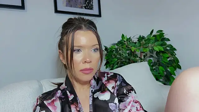 Snapshot of Aithne chatting on 5, 2, 2025 Aithne online show from 5, 2, 2025