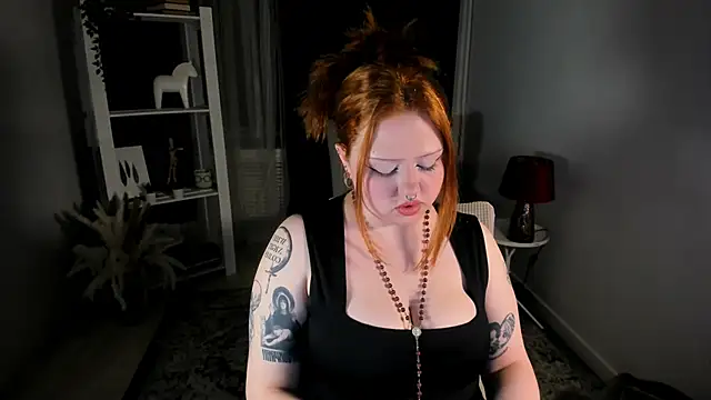 Snapshot of bitchofsun_ chatting on 19, 11, 2025 bitchofsun online show from 19, 11, 2025