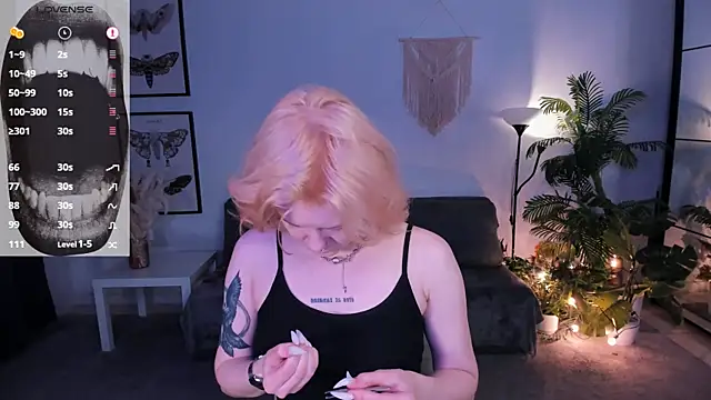 cyber whore  online show from 17, 4, 2026