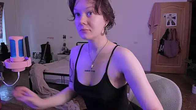 Snapshot of cyber_whore_ chatting on 14, 10, 2025 cyber whore online show from 14, 10, 2025