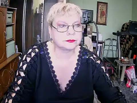 Snapshot of LOLA8888 chatting on 9, 10, 2025 LOLA8888 online show from 9, 10, 2025