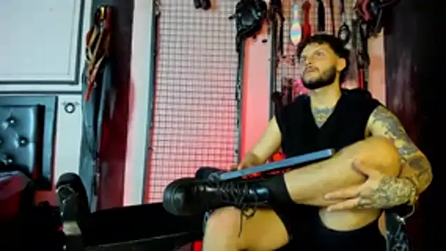 Snapshot of Twisted_Fantasy chatting on 2, 3, 2026 Twisted Fantasy online show from 2, 3, 2026