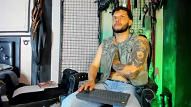 Snapshot of Twisted_Fantasy chatting on 3, 3, 2026 Twisted Fantasy online show from 3, 3, 2026