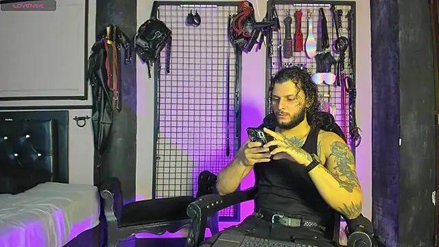 Twisted Fantasy online show from 9, 9, 2025