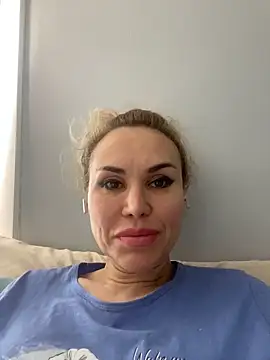 Snapshot of Radmila_Queen_ chatting on 15, 5, 2026 Radmila Queen online show from 15, 5, 2026