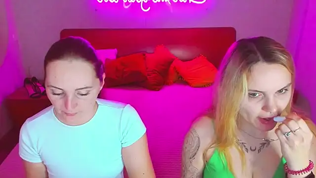 Snapshot of MagicEyess chatting on 2, 3, 2025 MagicEyess online show from 2, 3, 2025