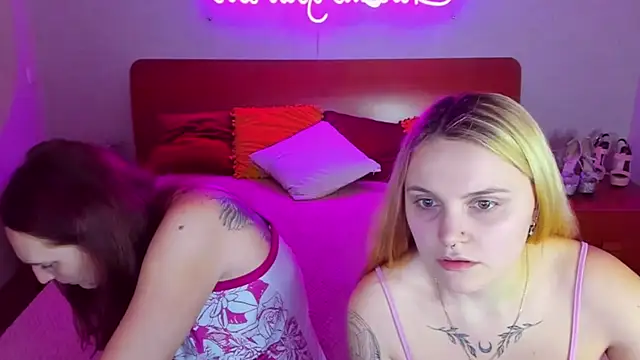 Snapshot of MagicEyess chatting on 2, 2, 2025 MagicEyess online show from 2, 2, 2025