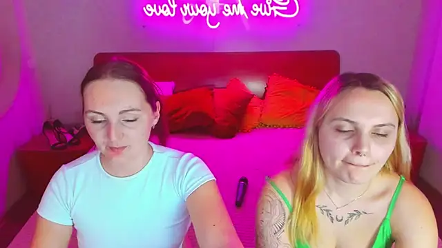 Snapshot of MagicEyess chatting on 2, 3, 2025 MagicEyess online show from 2, 3, 2025