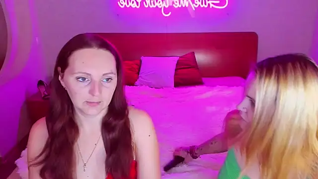 Snapshot of MagicEyess chatting on 8, 2, 2025 MagicEyess online show from 8, 2, 2025
