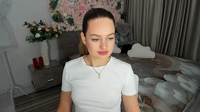 MiracleCurly online show from 15, 10, 2025