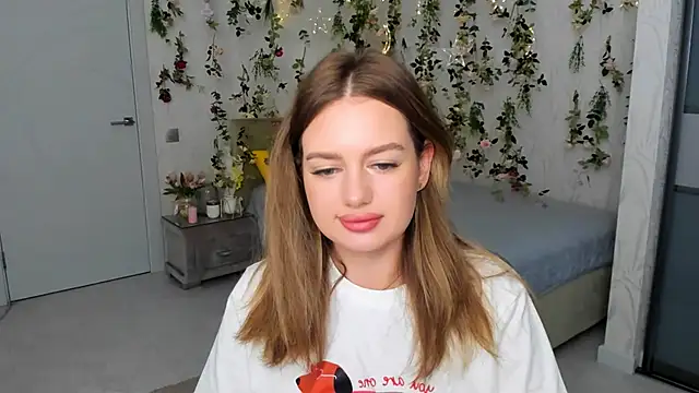 MiracleCurly online show from 12, 10, 2025