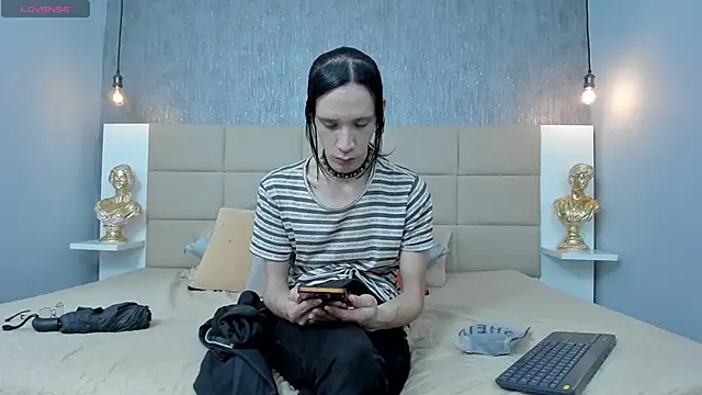 Hecatee 77 online show from 17, 4, 2026