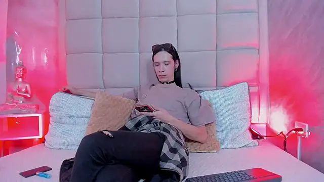 Hecatee 77 online show from 19, 11, 2025