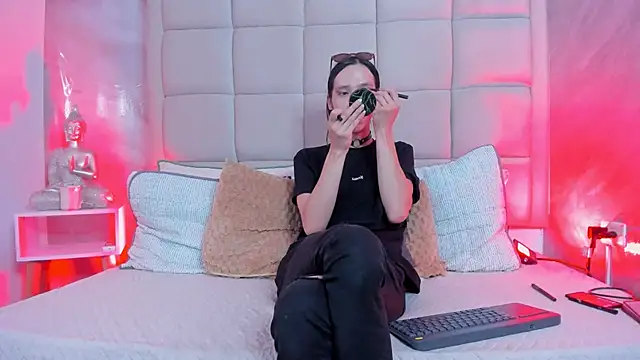 Hecatee 77 online show from 26, 11, 2025