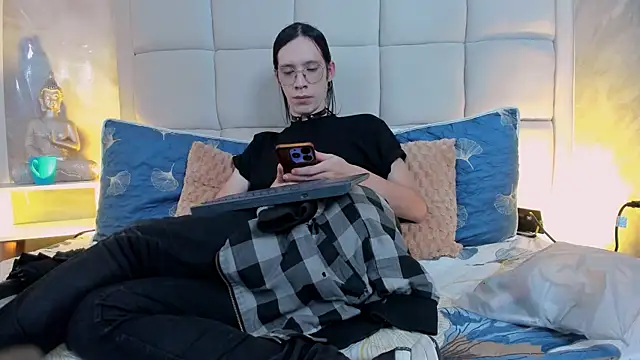 Hecatee 77 online show from 16, 10, 2025