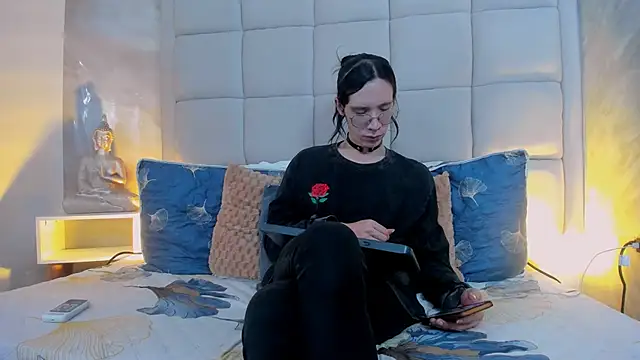 Hecatee 77 online show from 8, 10, 2025