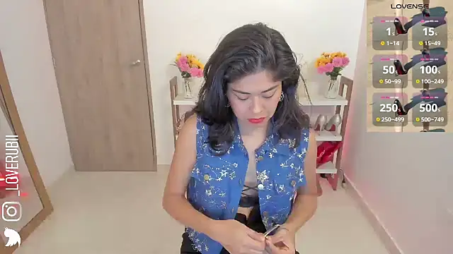 Snapshot of loverubii chatting on 5, 5, 2026 loverubii online show from 5, 5, 2026