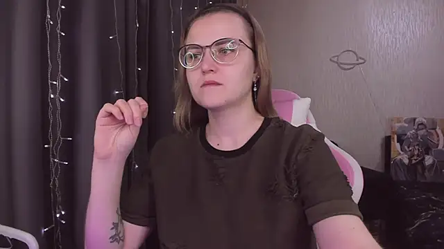 MissBrightShine online show from 24, 10, 2025