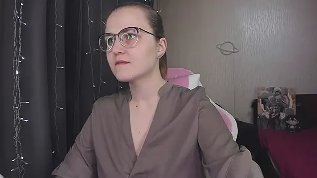 MissBrightShine online show from 10, 2, 2026