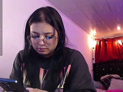 Snapshot of kitt_kaat chatting on 18, 10, 2025 kitt kaat online show from 18, 10, 2025