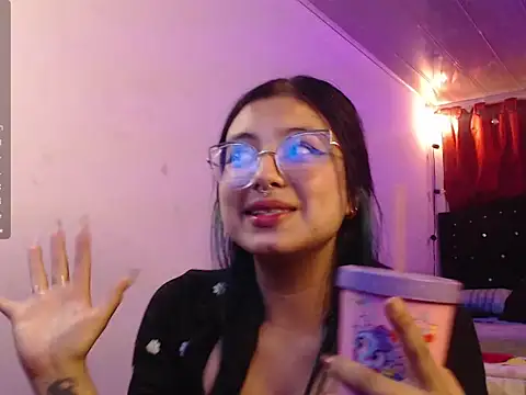 Snapshot of kitt_kaat chatting on 3, 11, 2025 kitt kaat online show from 3, 11, 2025