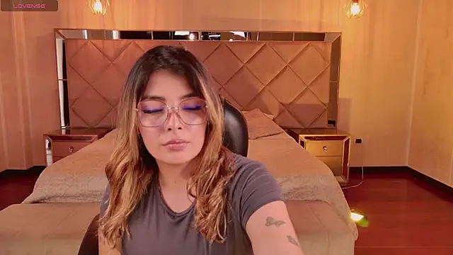 LisaMonroe  online show from 8, 9, 2025