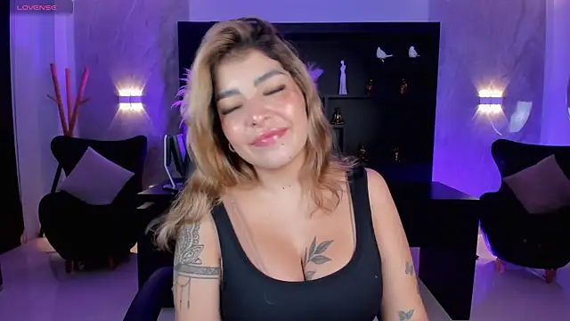 LisaMonroe  online show from 23, 2, 2025