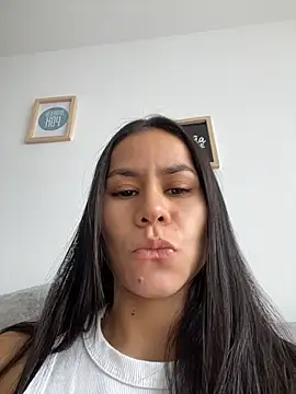 Snapshot of dominantandsubmissiveshow chatting on 5, 5, 2026 dominantandsubmissiveshow online show from 5, 5, 2026