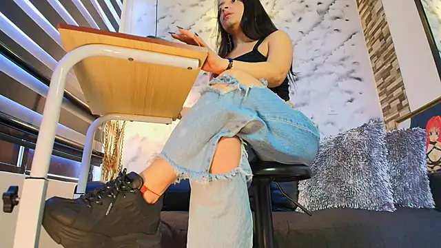 Sophie LittleS online show from 13, 1, 2026