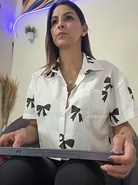 Snapshot of letiziia_sky1 chatting on 22, 7, 2026 letiziia sky1 online show from 22, 7, 2026