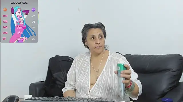 Snapshot of merlyna_goldens chatting on 13, 2, 2026 merlyna goldens online show from 13, 2, 2026