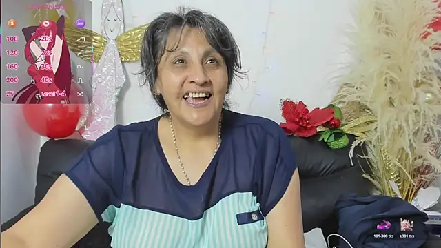Snapshot of merlyna_goldens chatting on 23, 12, 2025 merlyna goldens online show from 23, 12, 2025