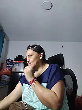 Snapshot of merlyna_goldens chatting on 14, 5, 2026 merlyna goldens online show from 14, 5, 2026