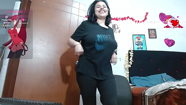 Saray extrovert  online show from 1, 11, 2025