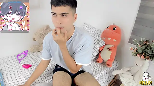 lucas cute online show from 20, 4, 2026