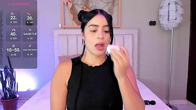 Paula Desousa online show from 3, 3, 2026