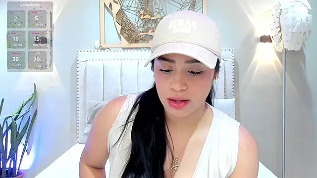 Paula Desousa online show from 11, 10, 2025