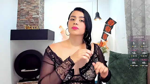 Paula Desousa online show from 30, 10, 2025