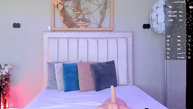 Paula Desousa online show from 6, 4, 2026