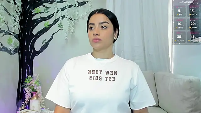 Paula Desousa online show from 26, 10, 2025