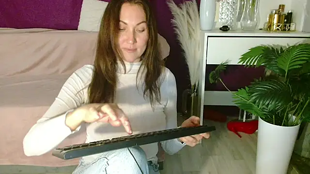 Imcarrieberry online show from 15, 11, 2025