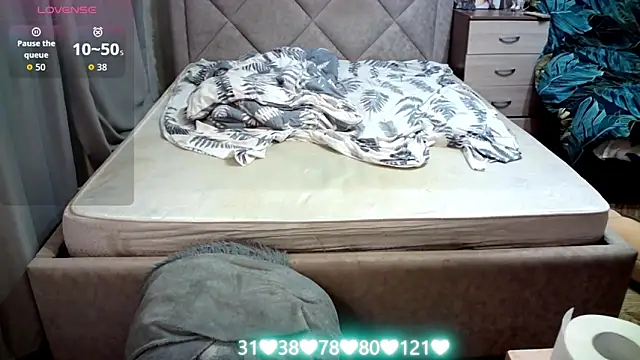 Snapshot of juliettkalen chatting on 24, 10, 2025 juliettkalen online show from 24, 10, 2025