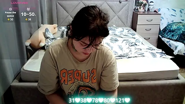 Snapshot of juliettkalen chatting on 21, 10, 2025 juliettkalen online show from 21, 10, 2025