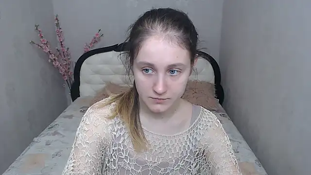 Holliy Cooper online show from 1, 4, 2026